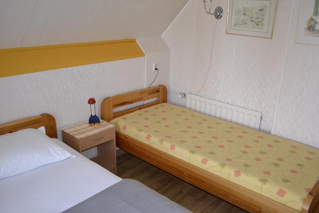 Pension Neske Reuver Habitación foto