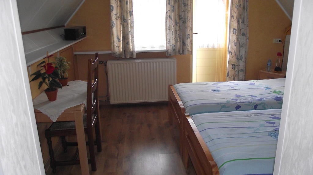 Pension Neske Reuver Habitación foto